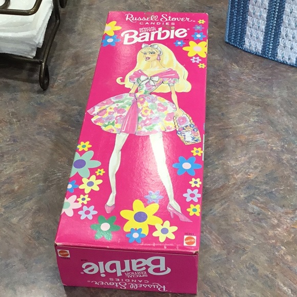 Barbie doll special edition Russell Stover Candies - Picture 3 of 5